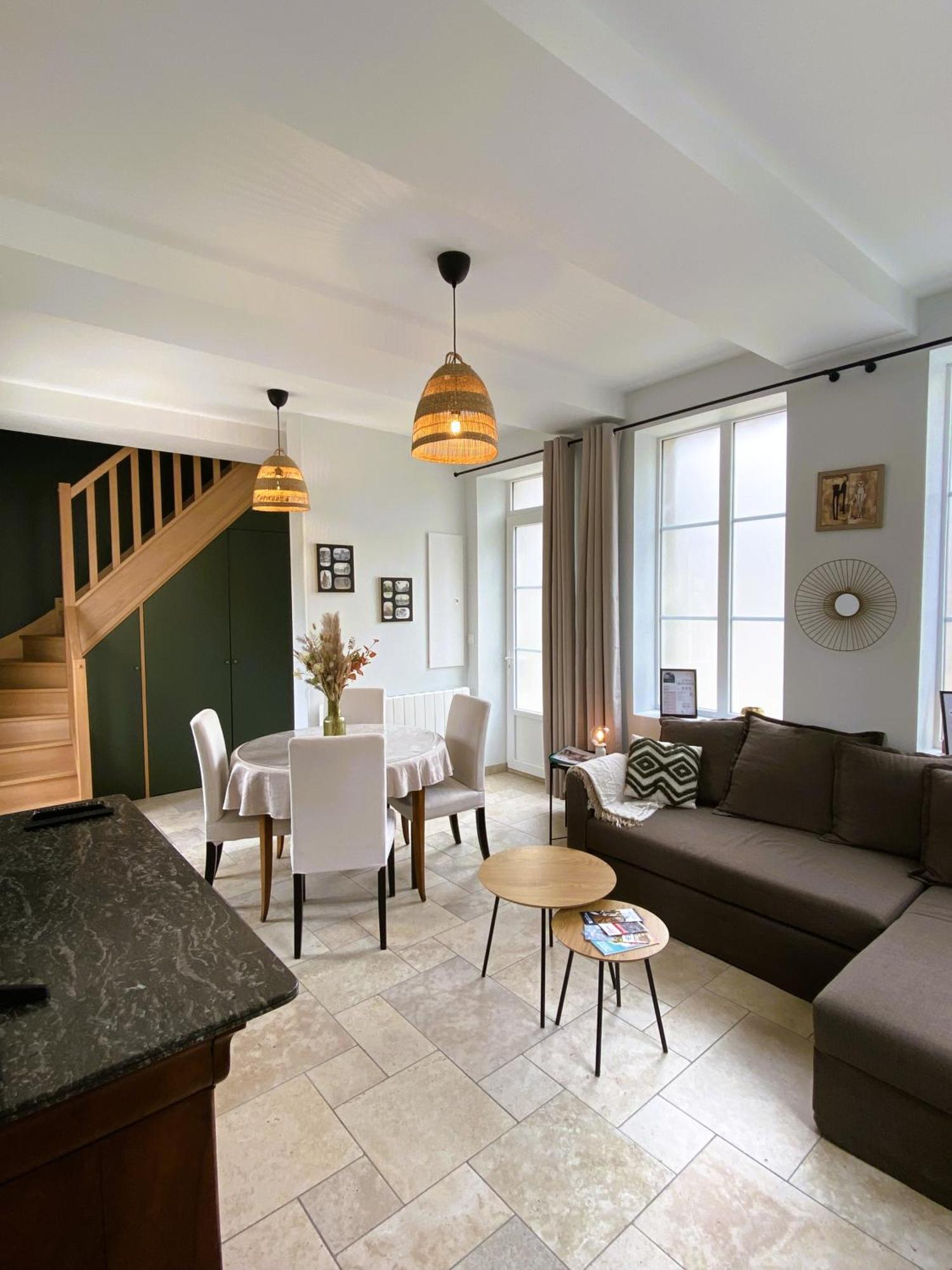 Maison 2 Chambres Avec Parking Et Jardin Noyon Exteriör bild